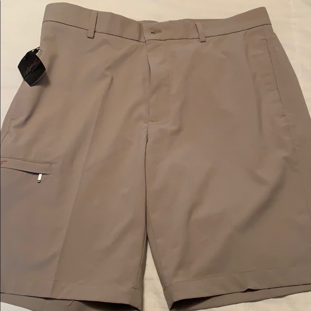 Greg Norman’s Men’s Golf Shorts NWT